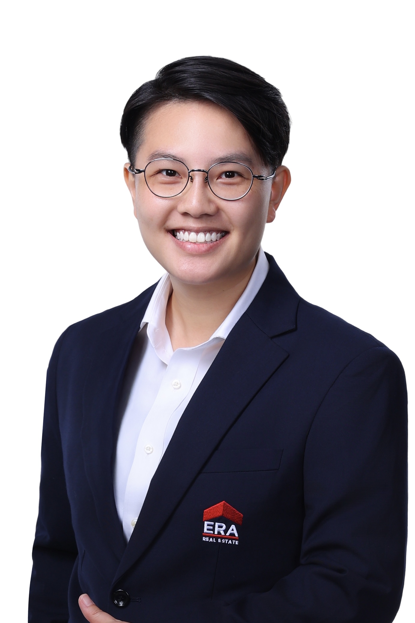 Julia Wong, property agent